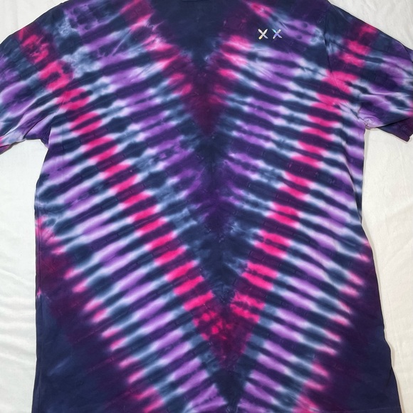 Cult of Individuality Tie Dye T-Shirt Men’s Large Holographic Logo Magenta - Picture 2 of 5